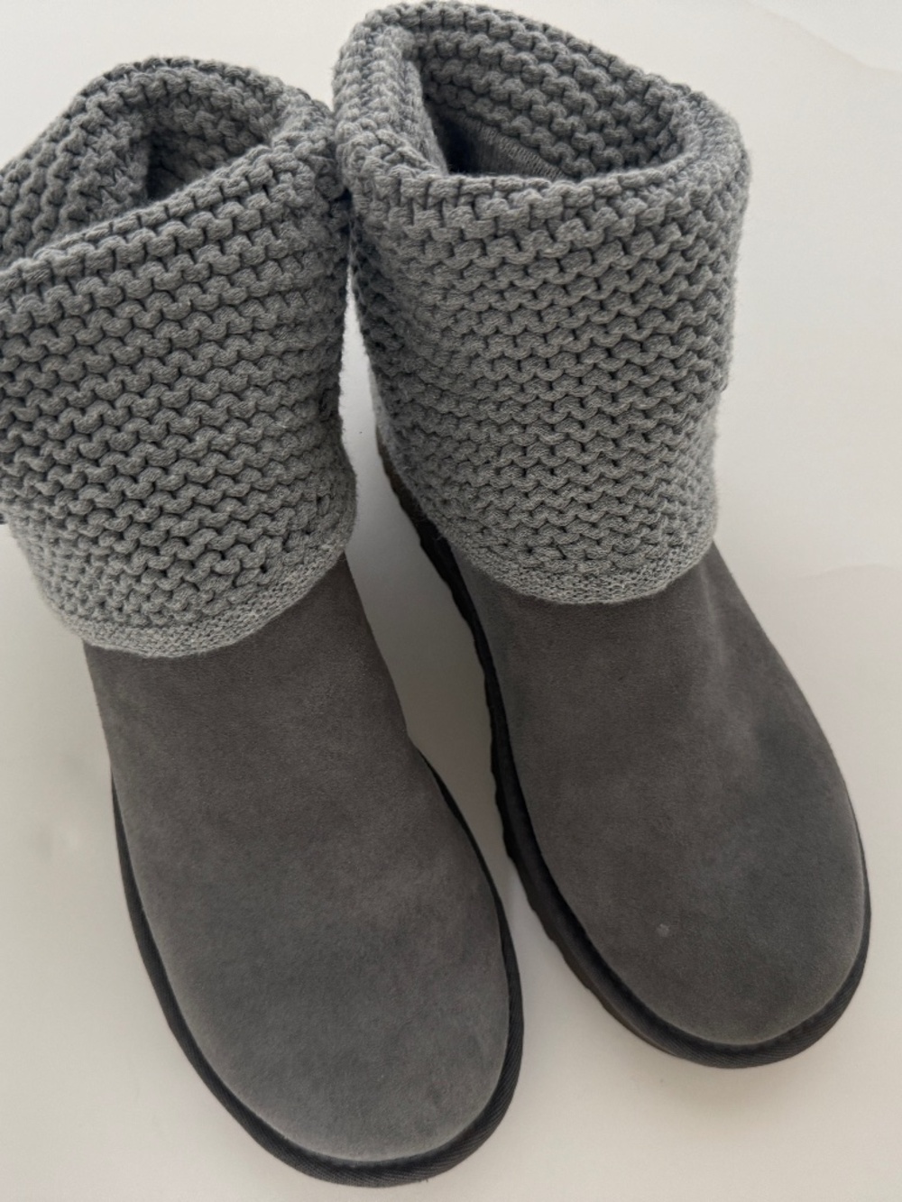UGG Shaina Size 7 - *Like New*